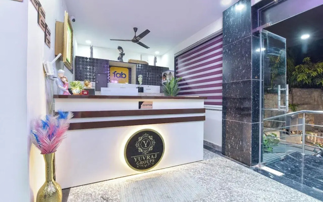 Fabhotel Yuvraj Inn