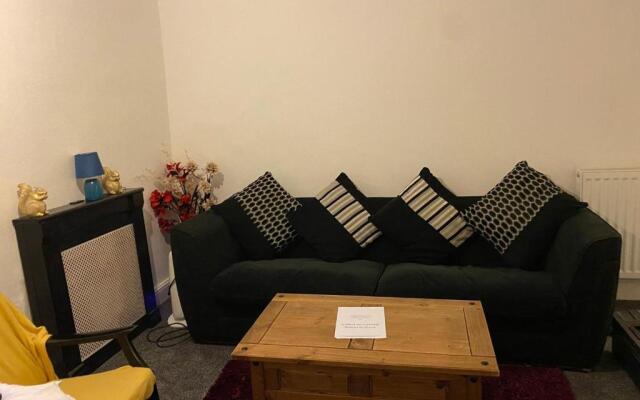 3 bed stylish house Whole house