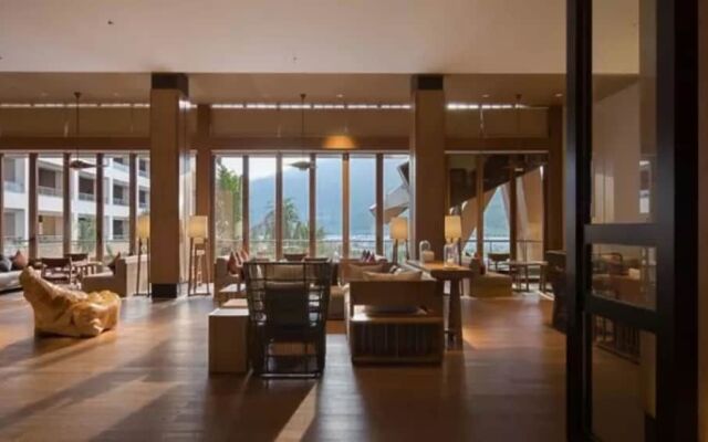La Fountain Hotel & Resort