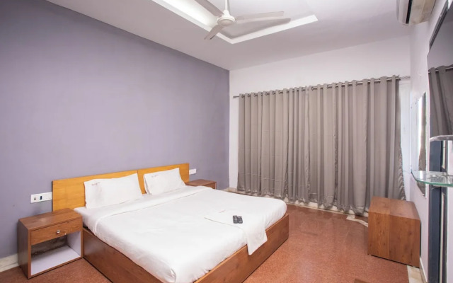 Stayz Inn near Marina Beach