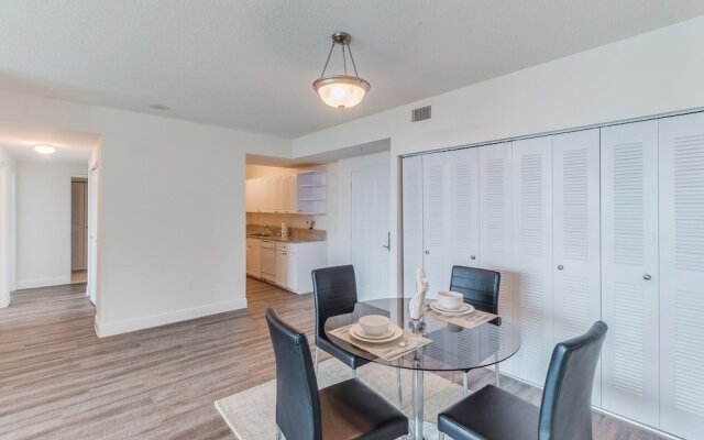 Churchill Suites Intracoastal Yacht Club
