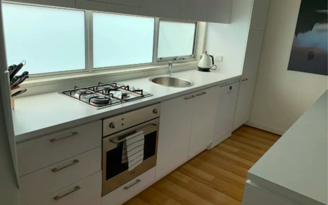 Adelaide CBD Stylish Gem WIFI Parking