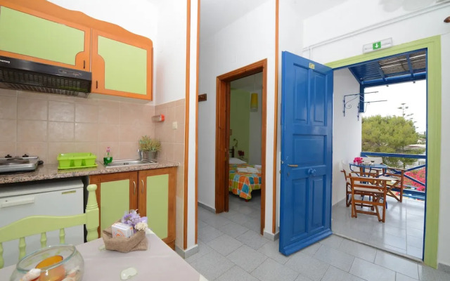 Dora's Studios and Apartments