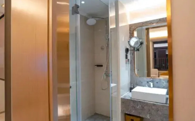 Poltton International Apartments (Yangjiang Donghuicheng Plaza)