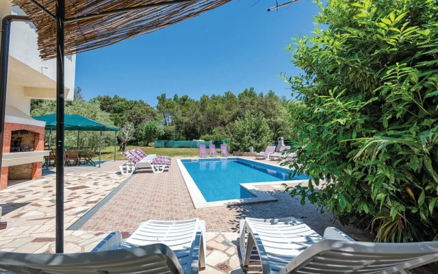 Awesome Home in Rovinj With Wifi and 6 Bedrooms