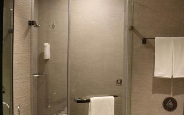 Homeinn Plus Hotel (Shanghai Bund Jinling East Road)