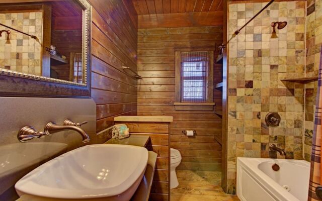 Wild Turkey's Roost - 1 Br Cabin
