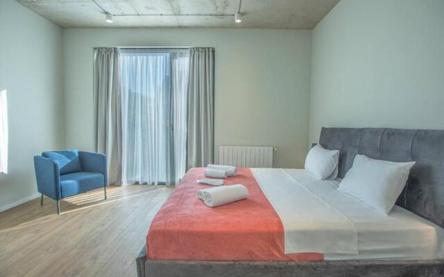 2BR luxury apartment with 2 Balconies in historic Tbilisi