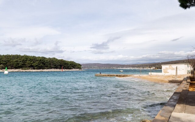 Modern Apartment in Punat With Balcony