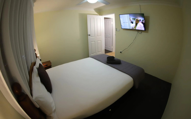Sleepy Hill Motor Inn – Guest Rooms – Newcastle
