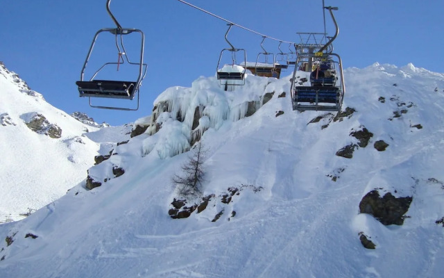 Chalet in Riddes Near Ski Lift Les 4 Vallees