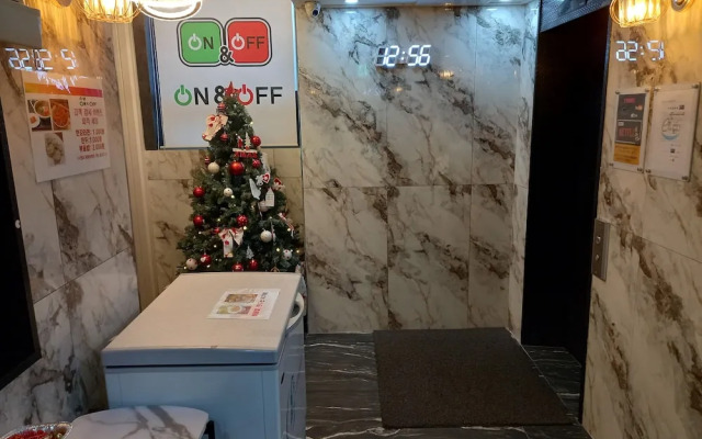 On & Off Hotel