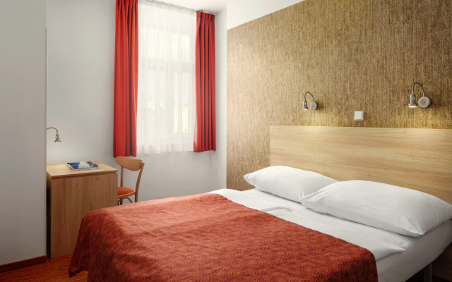 Hotel Ambiance - Image 7