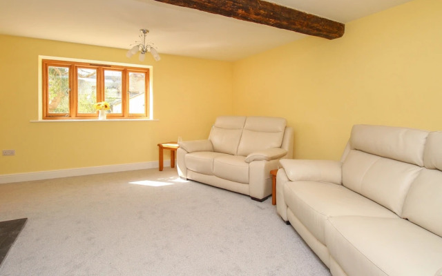 The Stables, Burton Bradstock