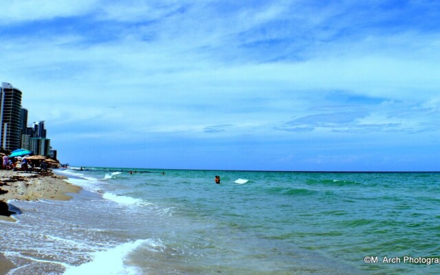 Hallandale Beach by 1stHomeRent