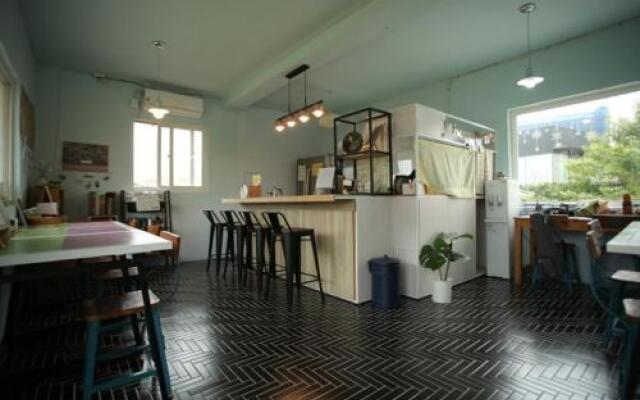 Hello Project Guesthouse - Hostel