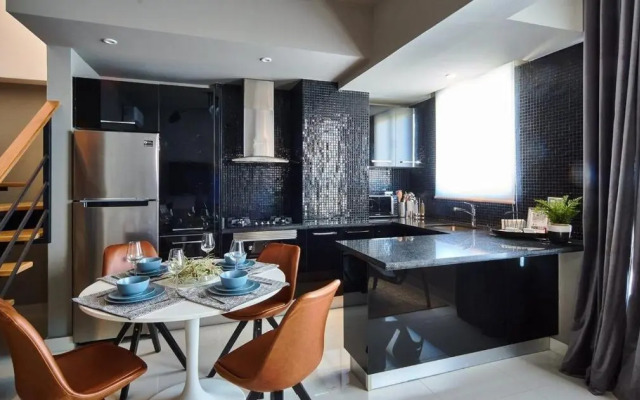 UPSCALE 1BR near BLUE MALL Rooftop YellowKey