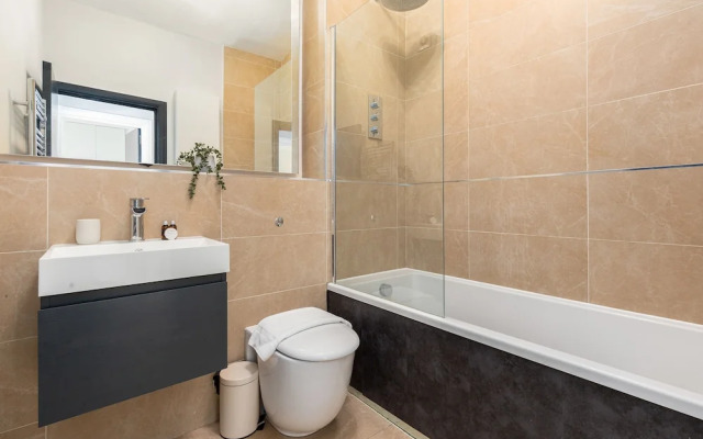 Radiant 2 Bed Flat near Portobello