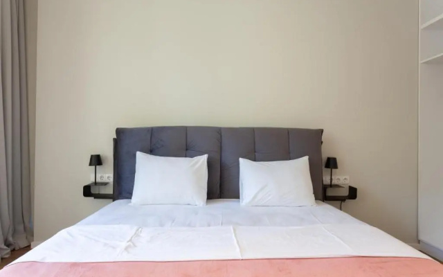 stylish 3BR apt with 2 balconies in historic Tbilisi