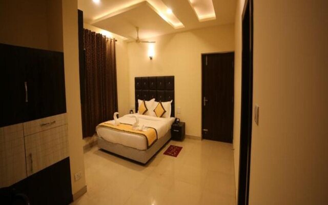 Royal Rosette Lake View Boutique Hotel