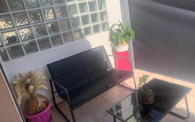 Petit appartement chez l’hôte avec piscine