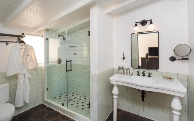 Ingleside Estate Hotel & Bungalows- Adults Only