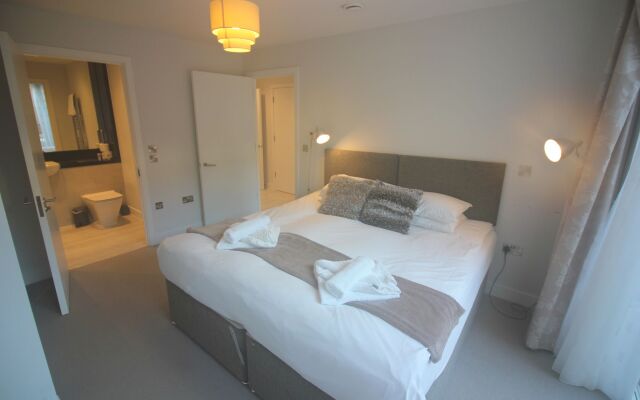 The Station Suite (Peymans)