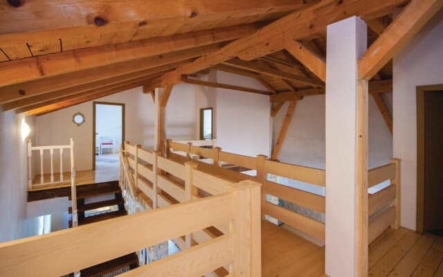 Amazing Home in Lozovac with Hot Tub, WiFi & 4 Bedrooms
