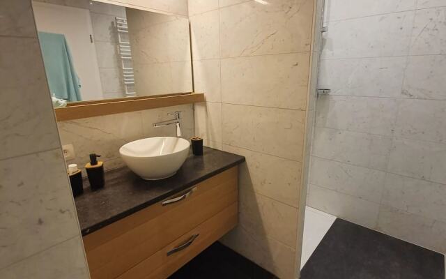 Ysera I 0915 With Central Location