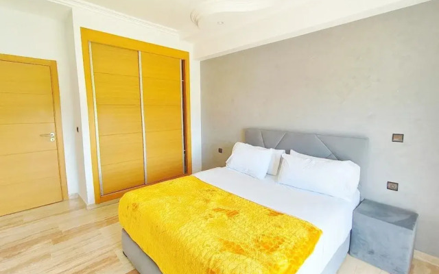 Les Belles Residences E