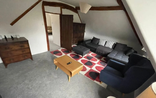 The Royal Retreat -elegant 7bdr With Garden