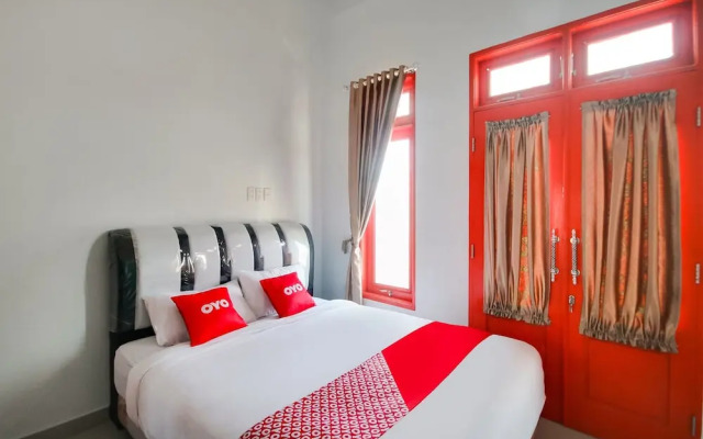 OYO 3844 Shinta Guesthouse