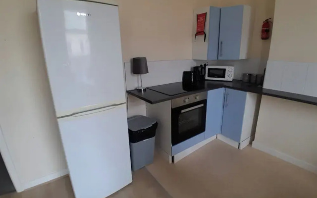 Blackpool - 2-beds - Sleeps 5 - Pet Friendly