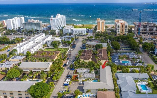 Mid Mari - Gorgeous Nautical Condo Near Beach, Shops & Restaurants- Condo 105