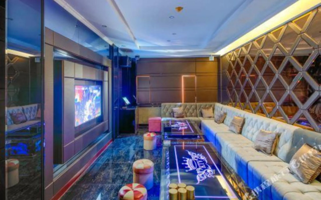 Four Seasons Garden Hotel & Resorts