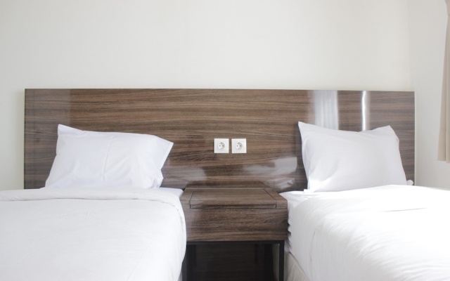 Modern & Relaxing 1BR Apartment at Parahyangan Residence near Parahyangan Catholic University – Guest Rooms – Bandung