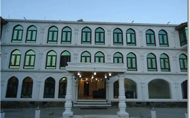 Hotel Naqash Residency