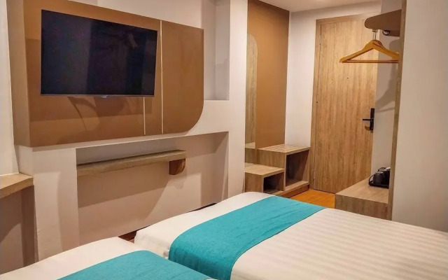 Front One Luxe Hotel Solo