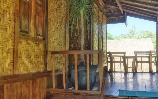 Maleo Moyo Seaside Resort