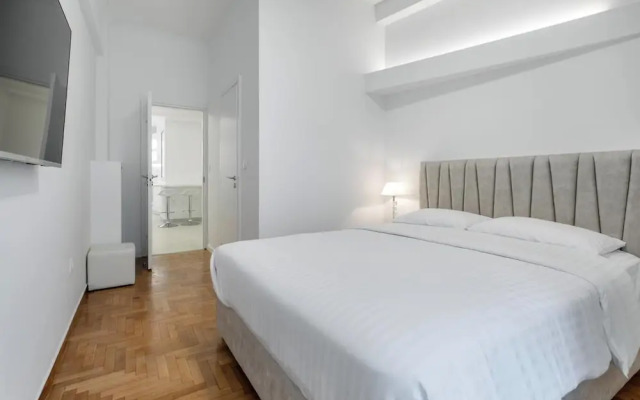 Acropolis Museum Apartment by A&A