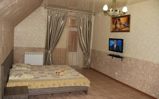 Alexandr House