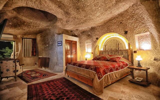 Traveller's Cave Hotel