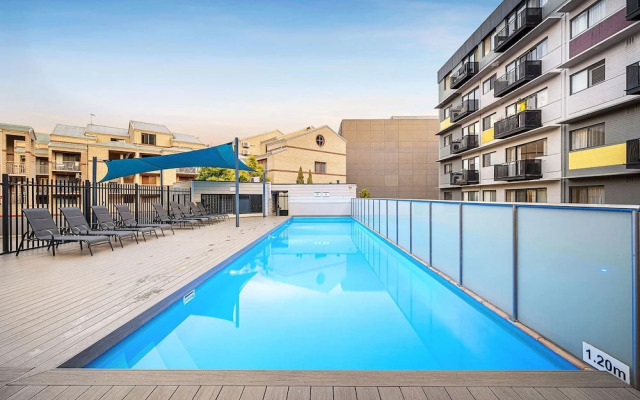 Bespoke East Perth - Sleeps 2 - Superior Wifi