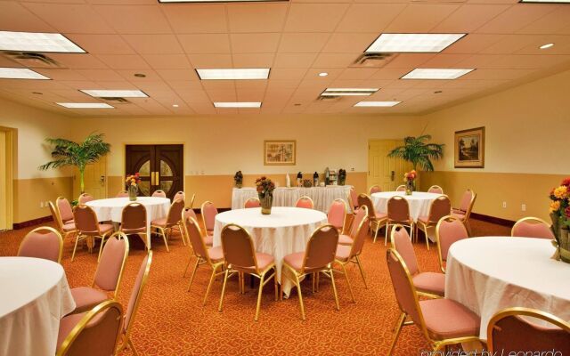 Country Inn & Suites by Radisson, Tampa Airport East-RJ Stadium