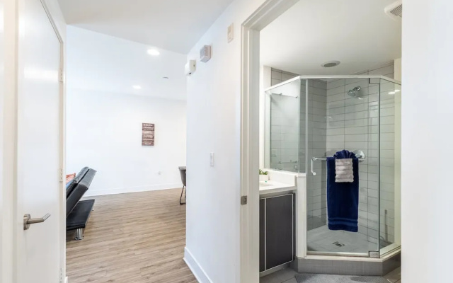 East West Comfort: Hollywood Walk Of Fame Apartments
