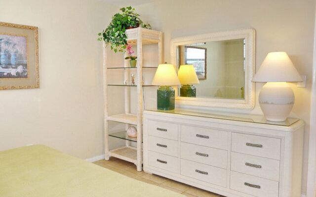 Beachfront Condo With Pool/views From two Balconies