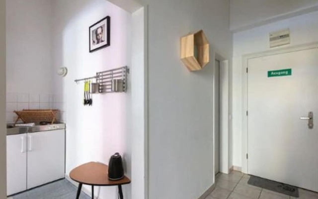 Modern Apartment in Vienna With Library