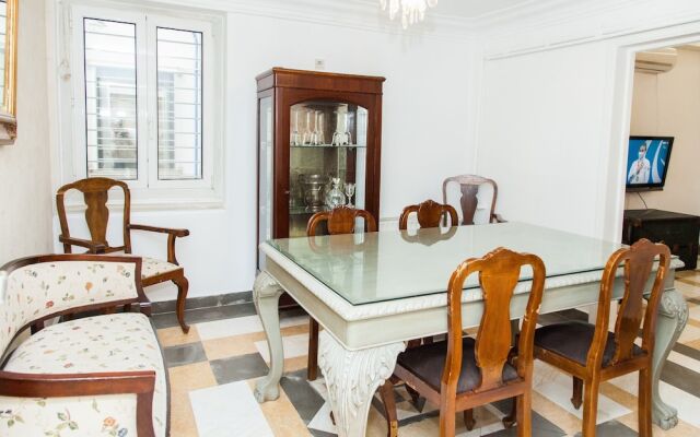 Chic Charming Central Athens Apt.