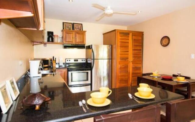 Updated budget condo centrally located at 5 minute drive from 4 beaches