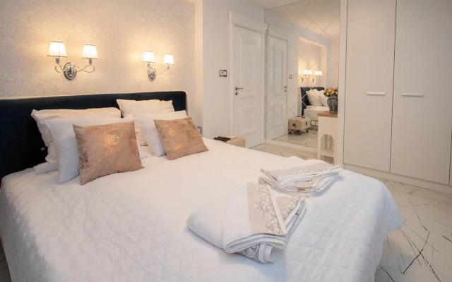 Paradise Center Apartment 2